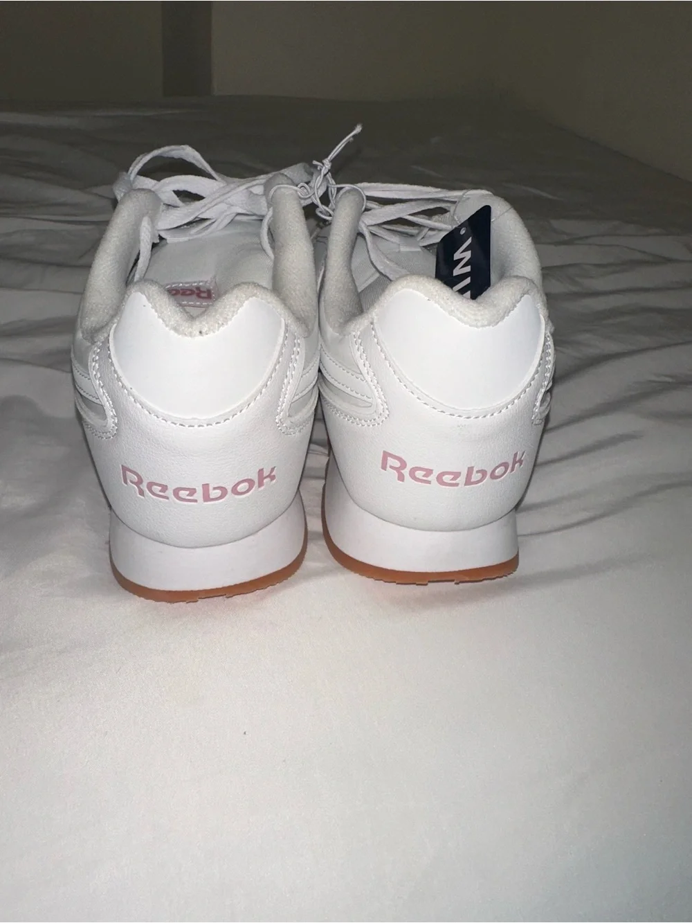 Reebok Court Advance White Pink Gum Sneakers Women’s Size 10 NWT